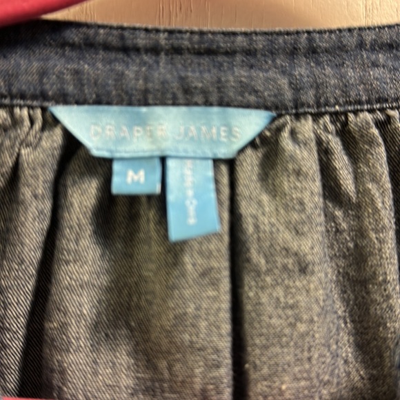 Draper James blue denim button front top. V neck. size Med. 3/4 sleeve w/ruffle - Picture 4 of 4